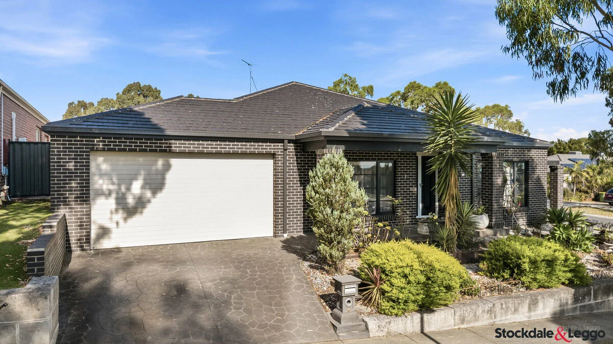 Additional image 26 of 2 Waterside Drive, Pakenham VIC 3810