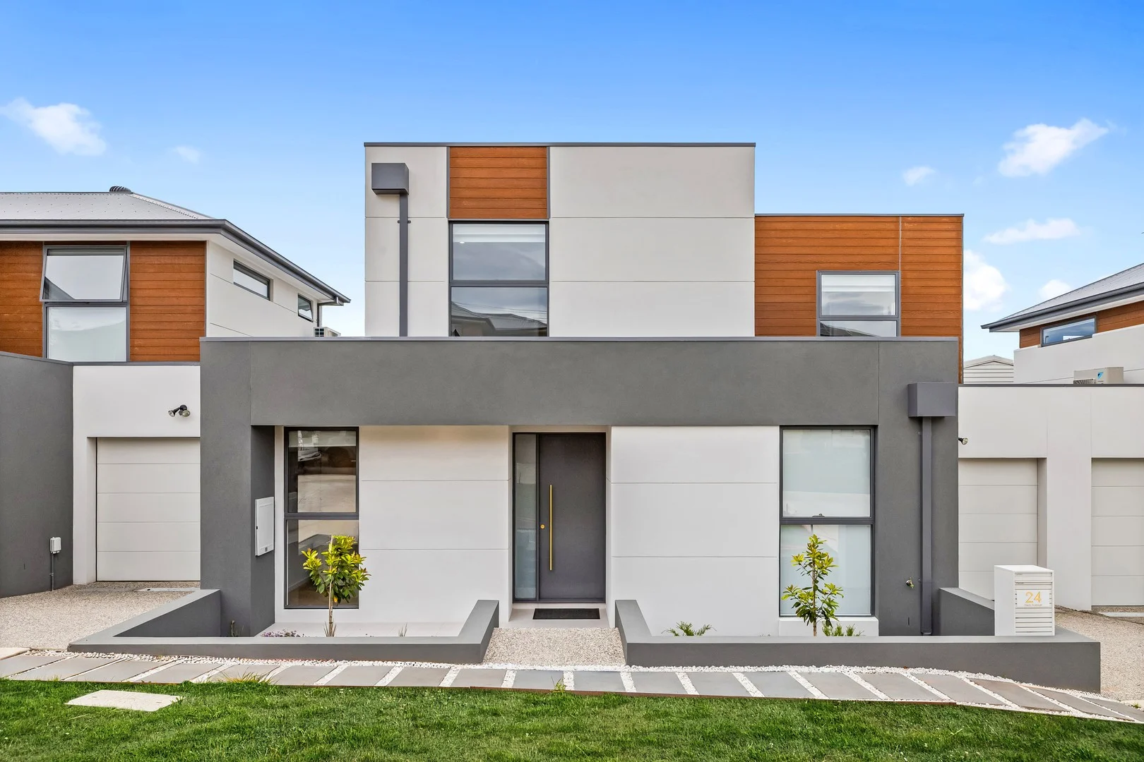 24 Peck Avenue, Strathmore VIC 3041