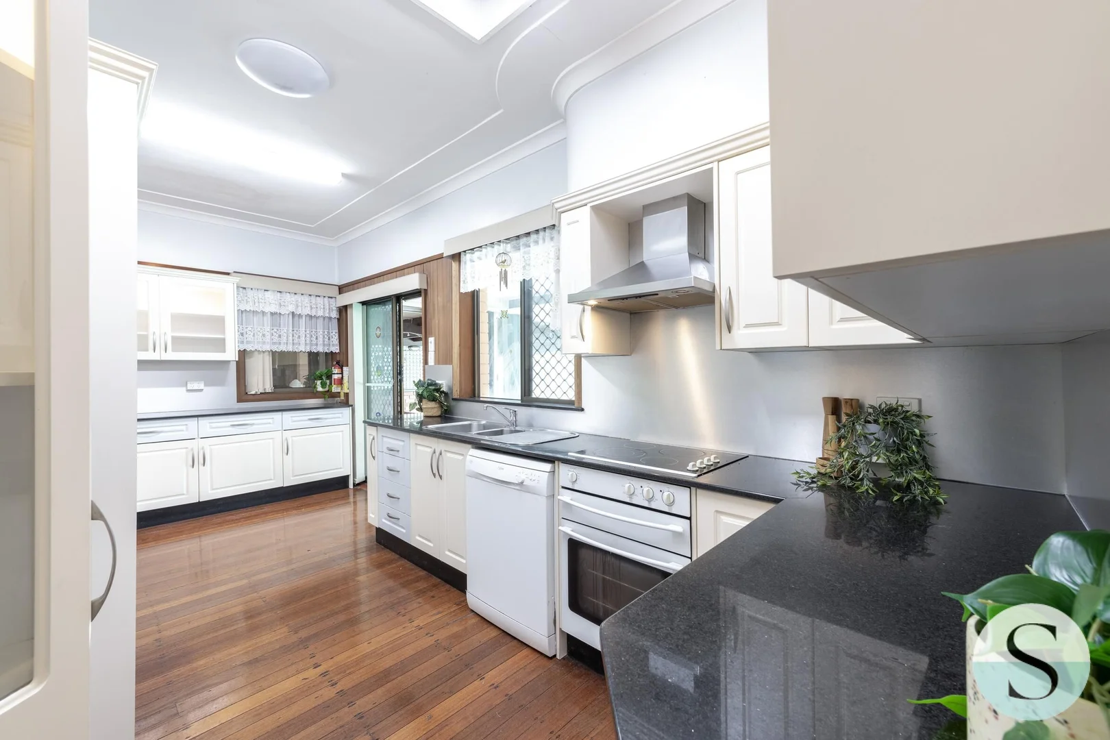 Additional image 11 of 58 Marks Point Road, Marks Point NSW 2280