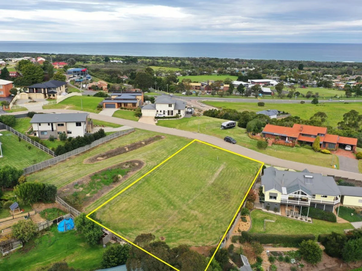 Additional image 2 of 13 Sea-Lakes Close, Lakes Entrance VIC 3909