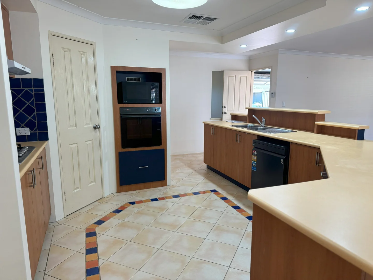 Additional image 12 of 3 Koolinda Close, South Lake WA 6164