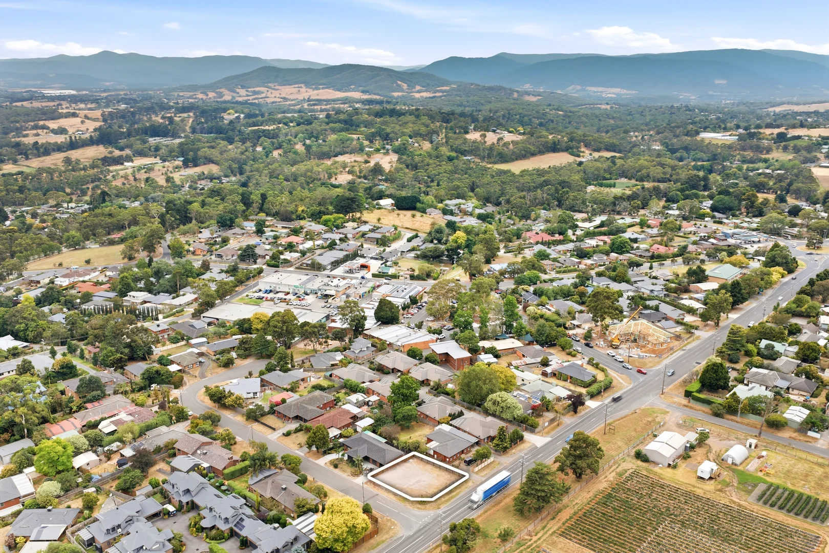 Additional image 4 of 2 Greenglades Court, Wandin North VIC 3139