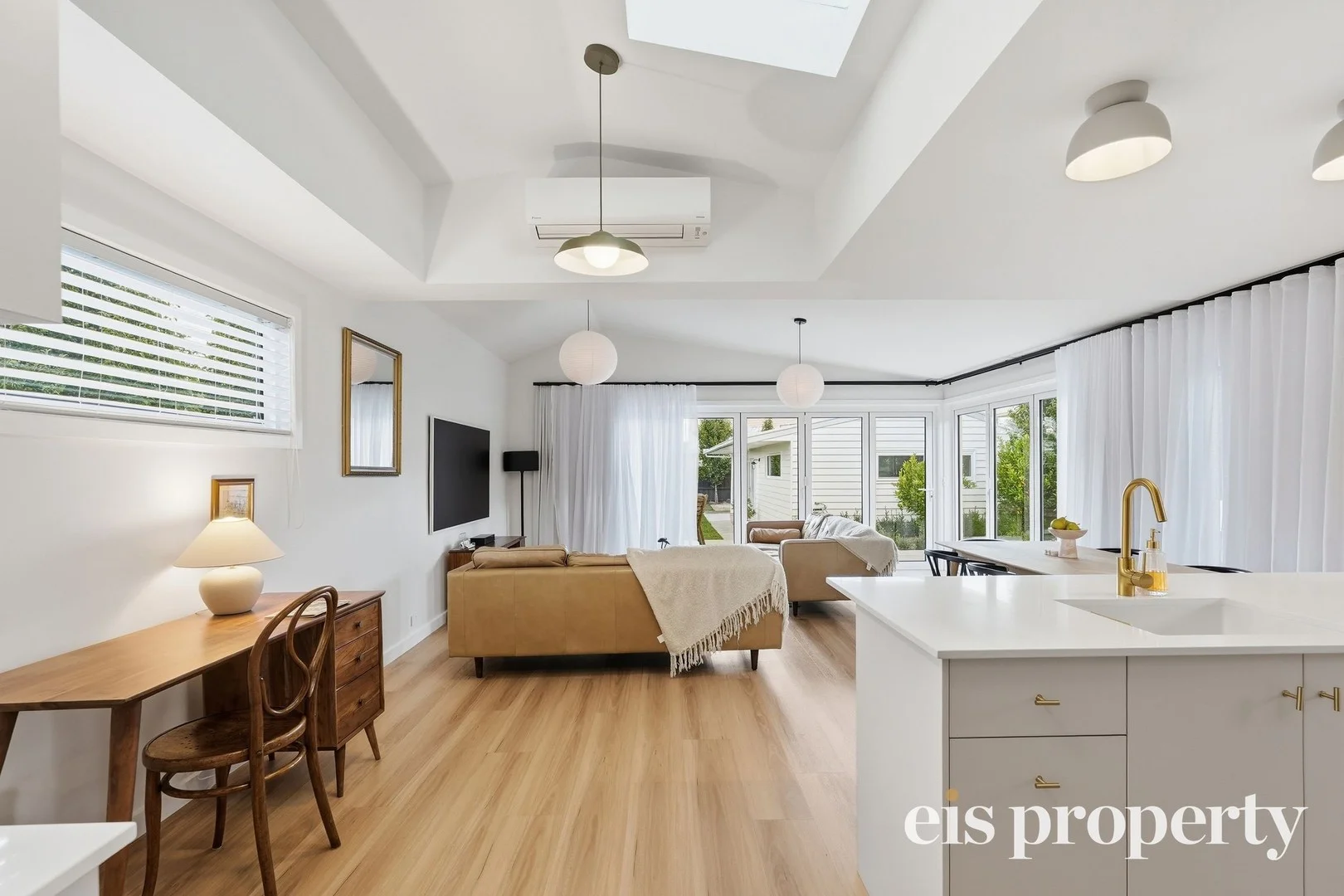 16 Bambra Street, Lauderdale TAS 7021