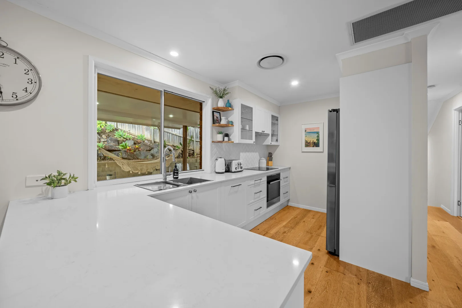 6 Design Place, Highland Park QLD 4211