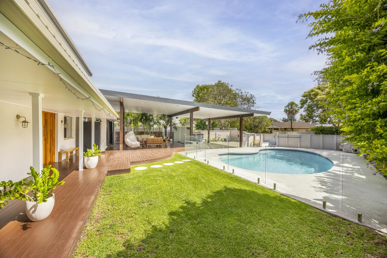 18 Wanneroo Court, Mermaid Waters QLD 4218