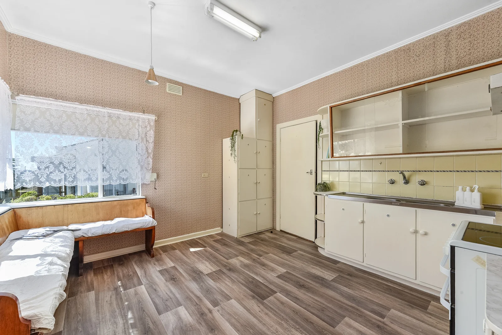 Additional image 2 of 92 Lake Terrace East, Mount Gambier SA 5290