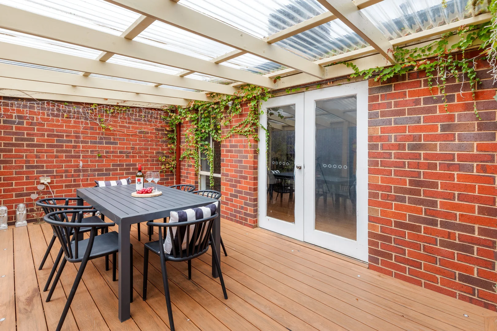 Additional image 17 of 5 Radiata Close, Manor Lakes VIC 3024