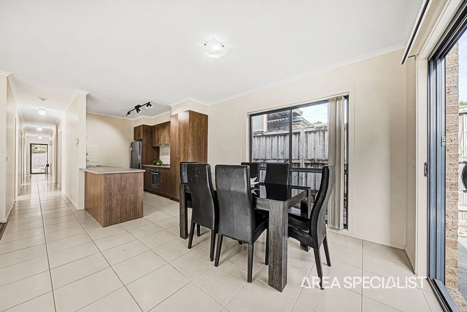 10 Cascade Way, Pakenham VIC 3810 photo 4