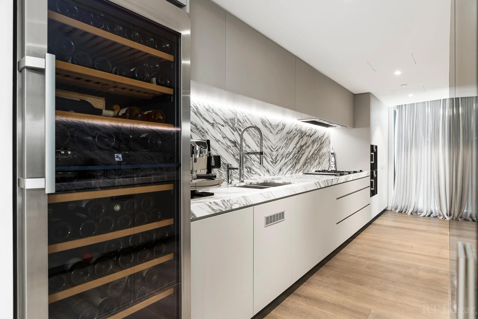 Additional image 11 of 1405/8 Bowen Crescent, Melbourne VIC 3004