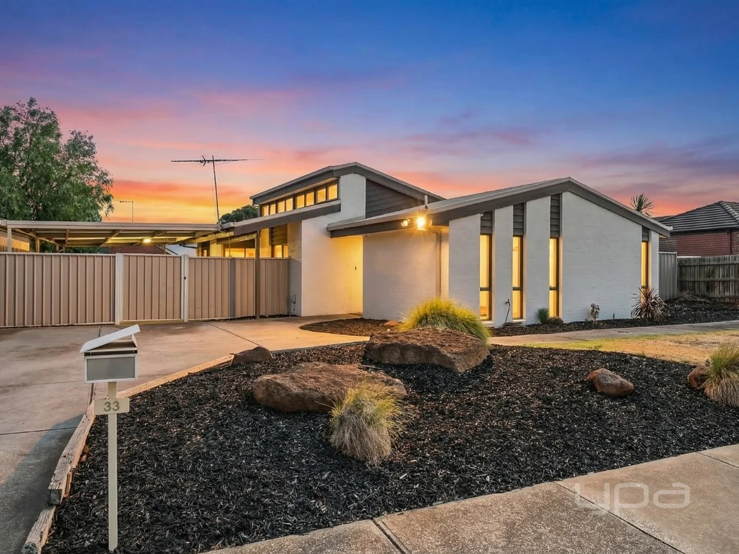 33 Black Dog Drive, Brookfield VIC 3338