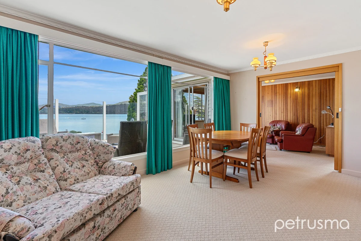 Additional image 13 of 137 Derwent Avenue, Lindisfarne TAS 7015
