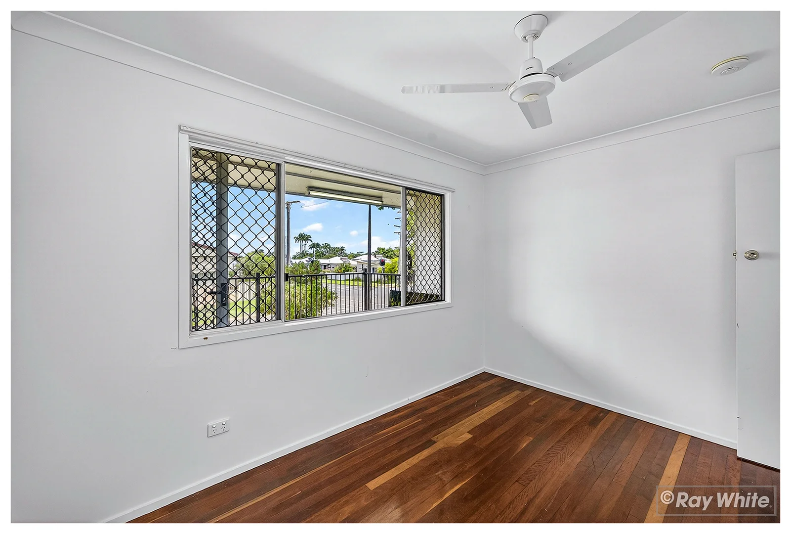 Additional image 13 of 267 Elphinstone Street, Koongal QLD 4701