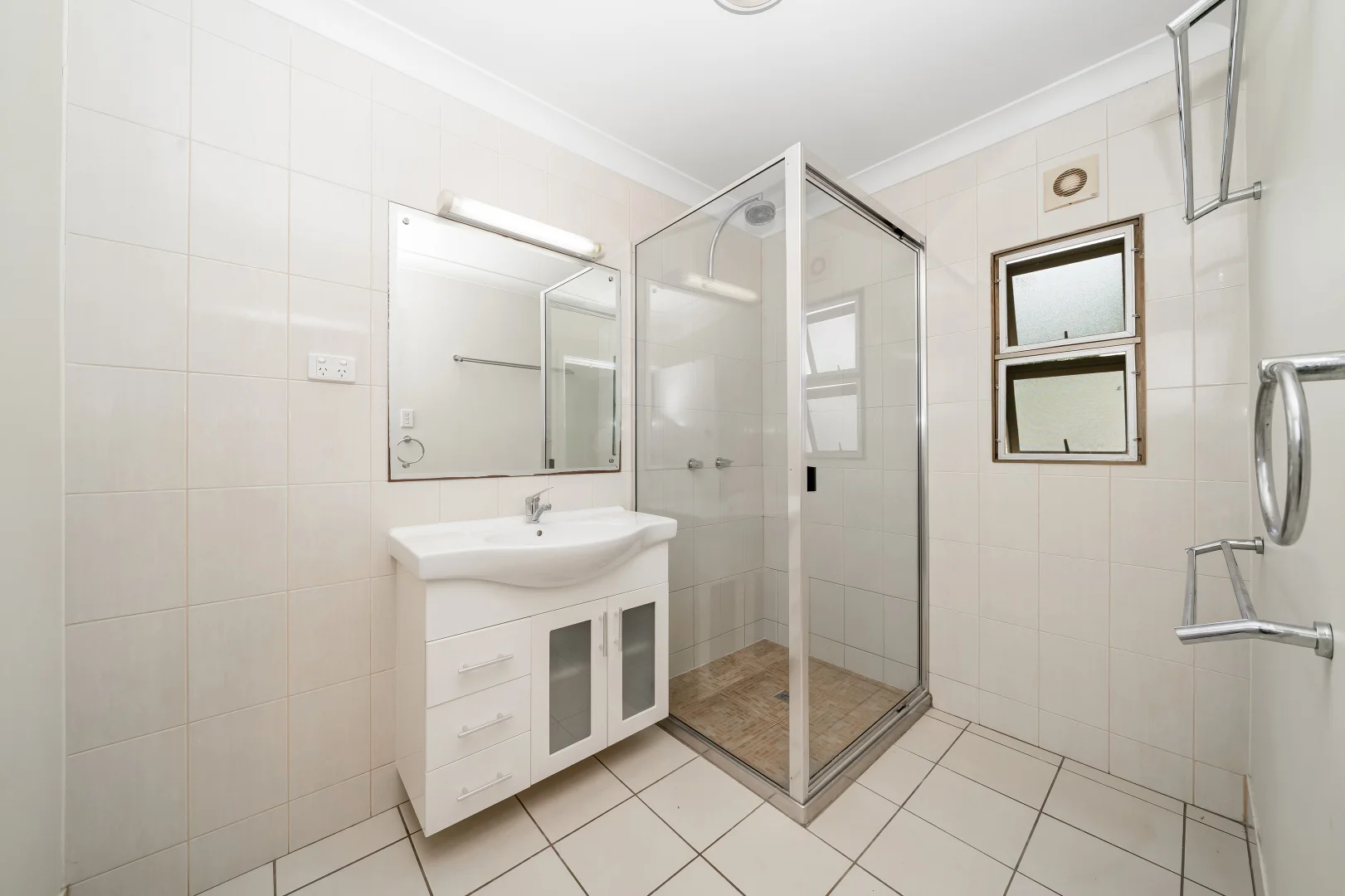 Additional image 7 of 17 Surrey Street, Hyde Park QLD 4812