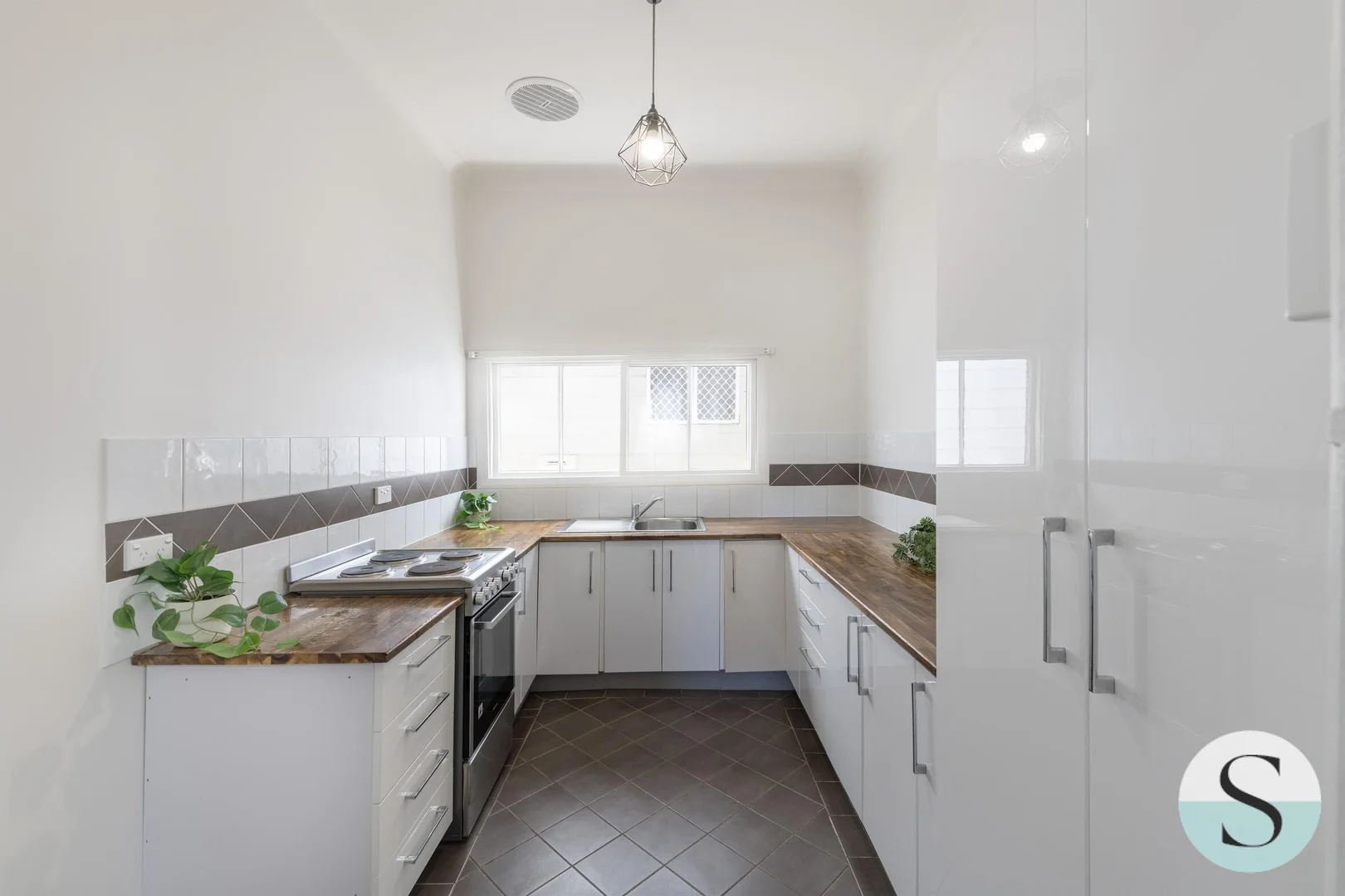 Additional image 27 of 24 Marks Parade, Marks Point NSW 2280