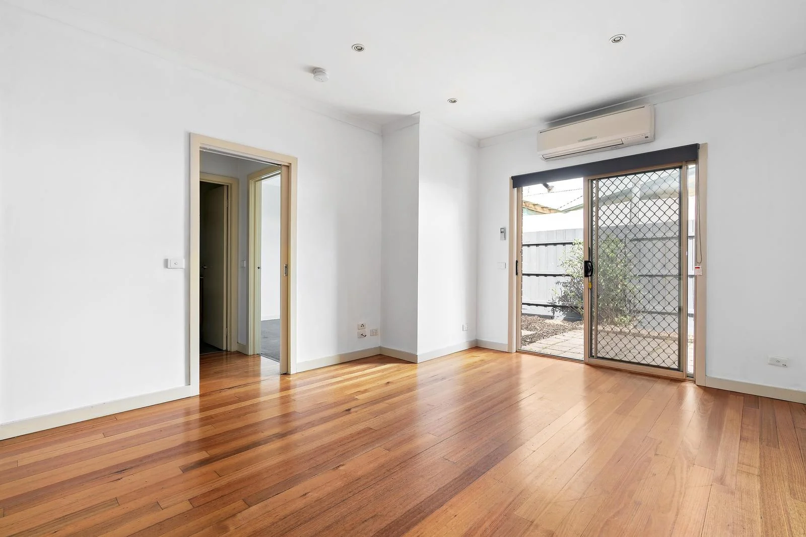 Additional image 4 of 2/8 White Street, Reservoir VIC 3073