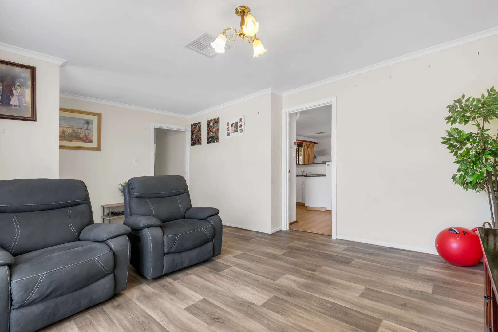 Additional image 12 of 8 Cardiff Court, Craigmore SA 5114