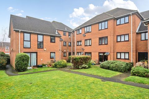 Park Road, Parklands Court SO15
