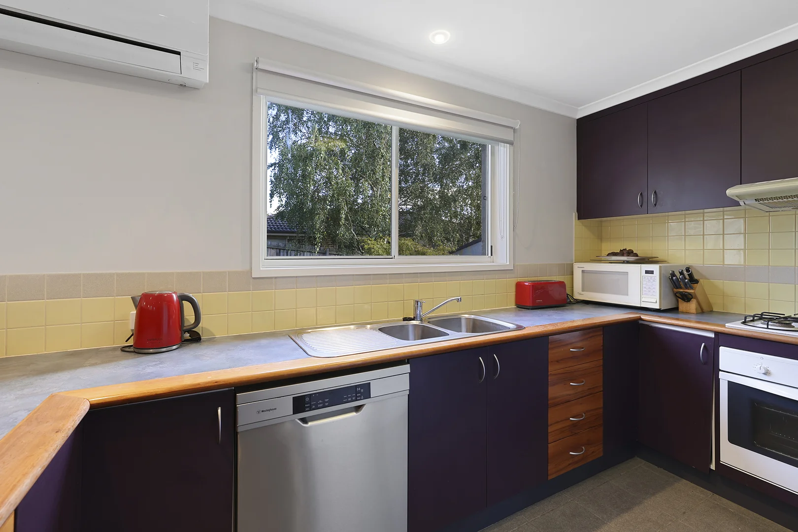 Additional image 6 of 2/3 Cameron Court, Drouin VIC 3818