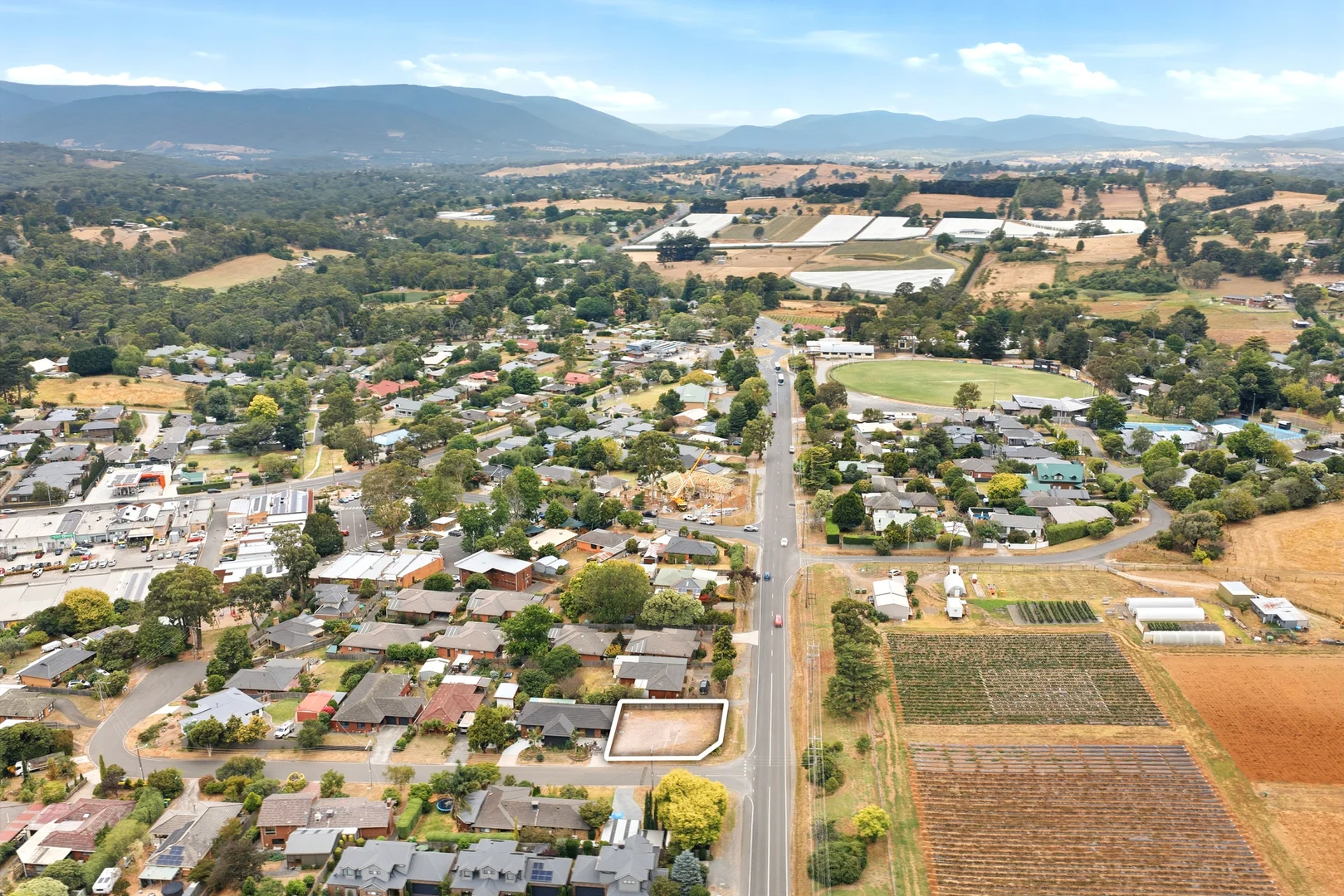 Additional image 5 of 2 Greenglades Court, Wandin North VIC 3139