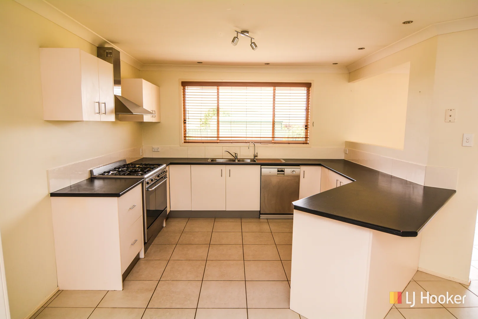 Additional image 2 of 18 Robertson Street, Lithgow NSW 2790