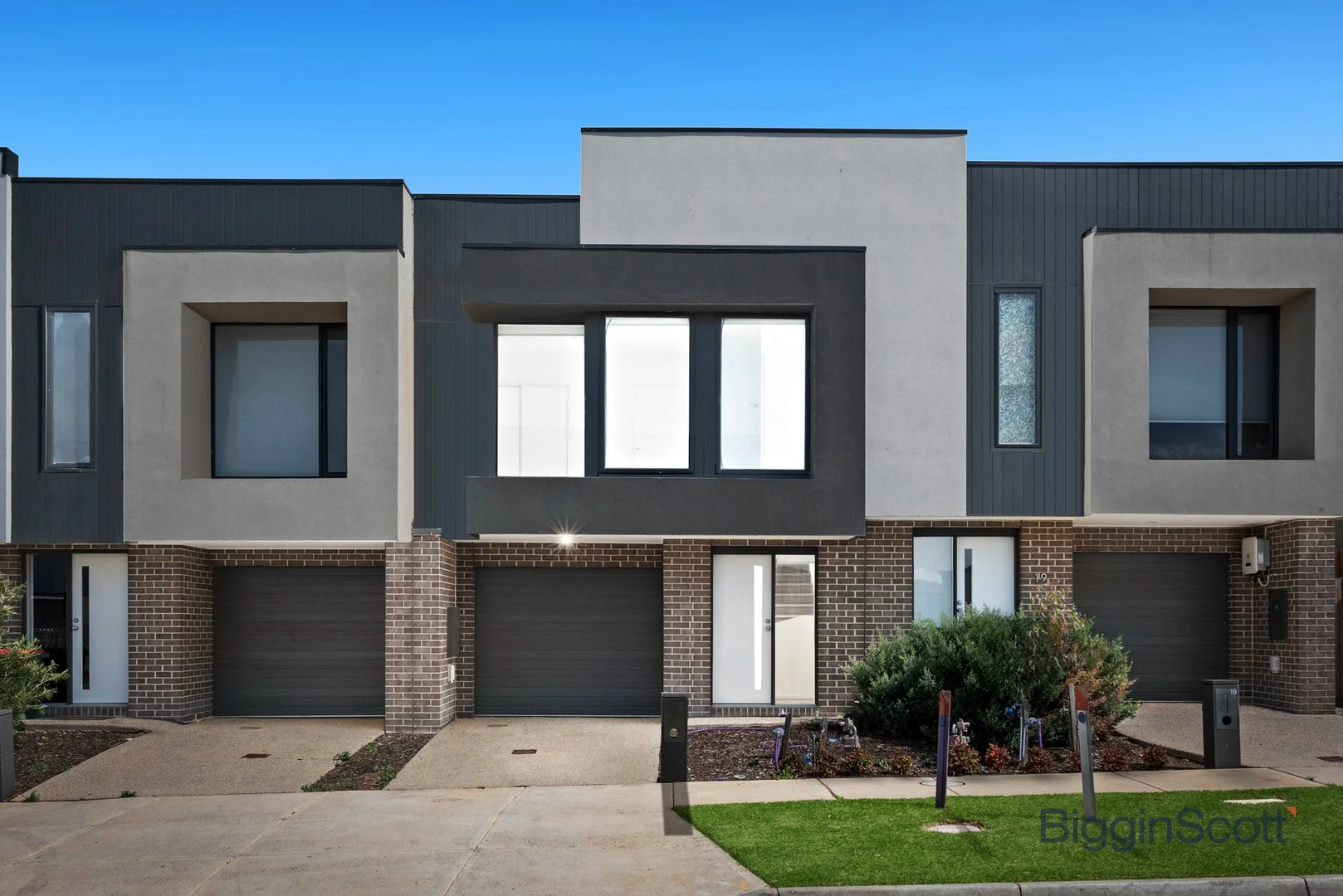 17 Selhurst Grove, Wyndham Vale VIC 3024