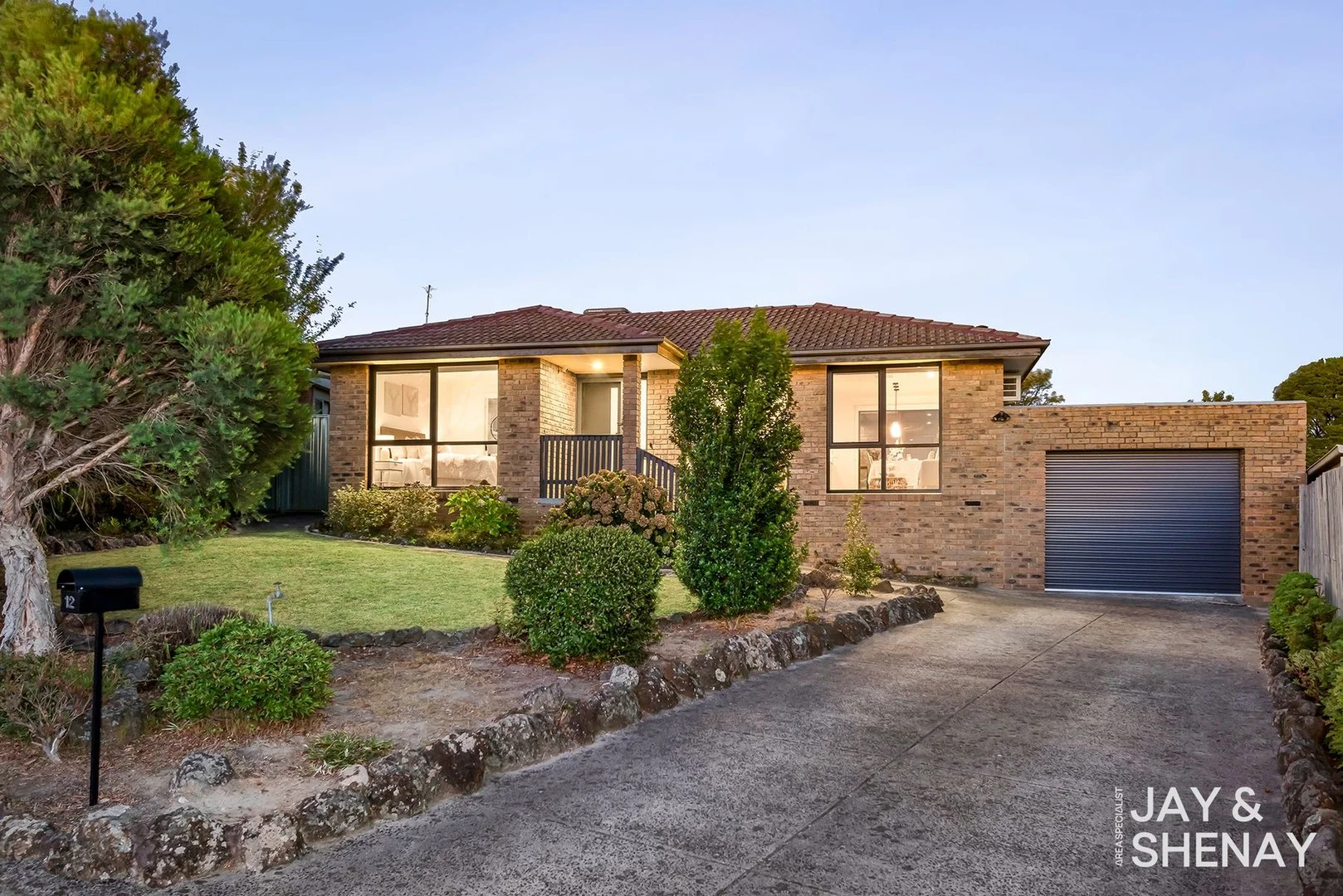 12 Nowell Court, Endeavour Hills VIC 3802