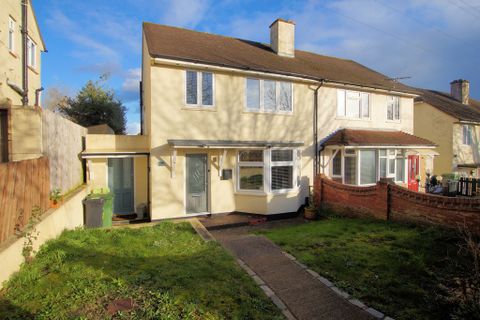 Blakemere Crescent, Paulsgrove PO6