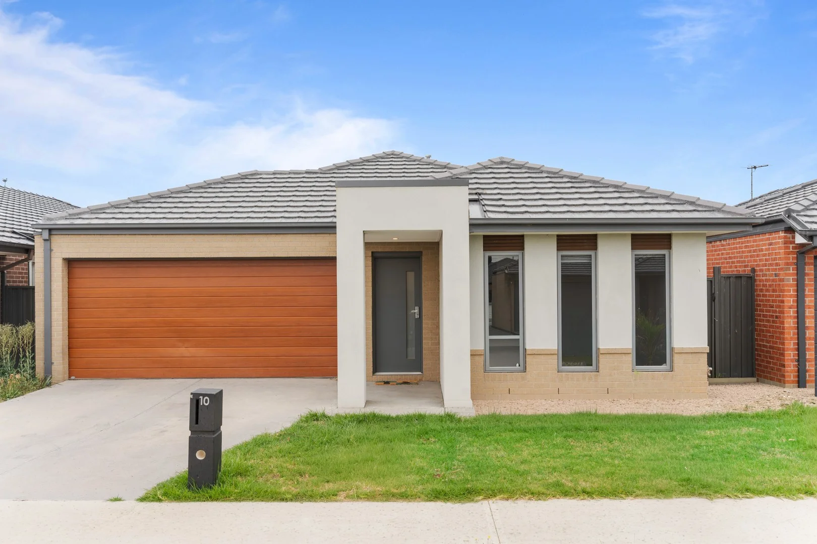 10 Kirkwood Road, Pakenham VIC 3810