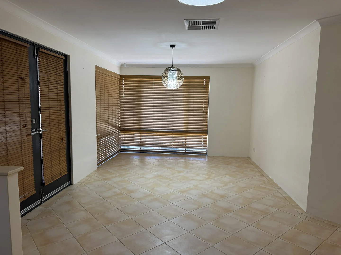 Additional image 14 of 3 Koolinda Close, South Lake WA 6164