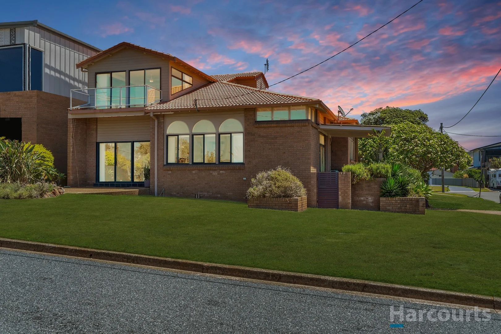 19 The Esplanade, Caves Beach NSW 2281