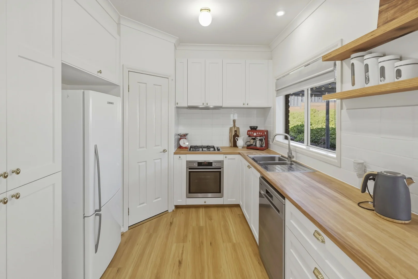 Additional image 8 of 1 Larissa Close, Romsey VIC 3434