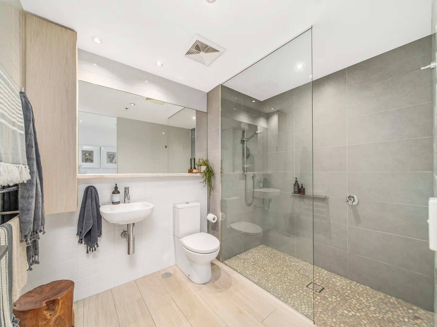 Additional image 24 of 302/99 Marine Parade, Redcliffe QLD 4020