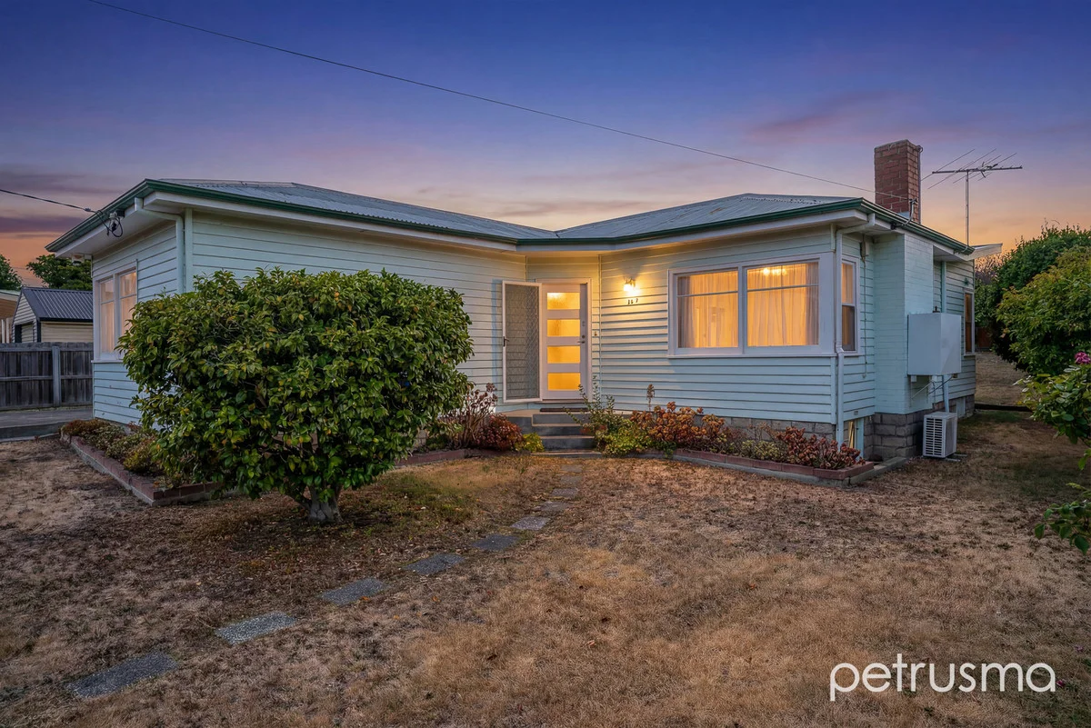 199 Derwent Avenue, Lindisfarne TAS 7015