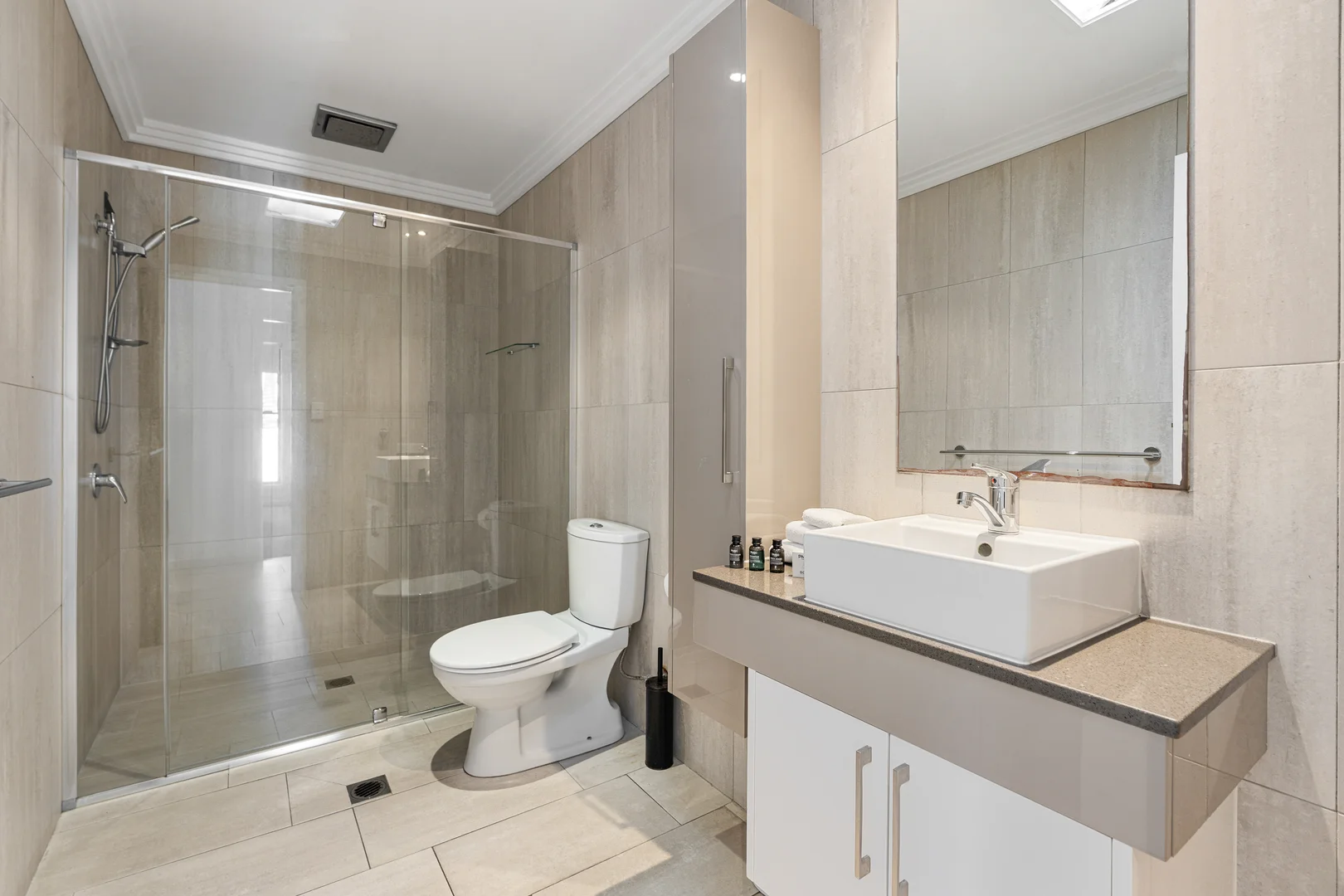 Additional image 15 of 91 T E Peters Drive, Broadbeach Waters QLD 4218
