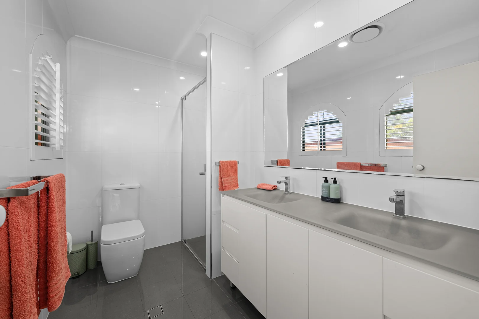 Additional image 11 of 2/129 Bayview Street, Runaway Bay QLD 4216