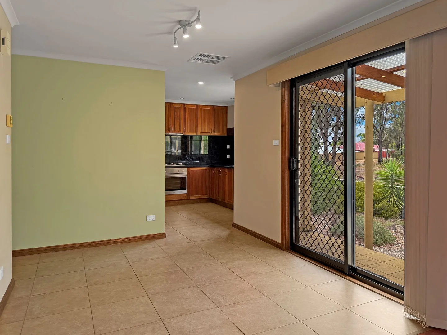 Additional image 6 of 2/194 Gladstone Street, Maryborough VIC 3465