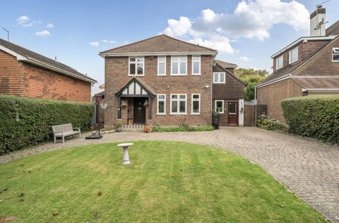 Saxholm Way, Bassett, Southampton, Hampshire SO16