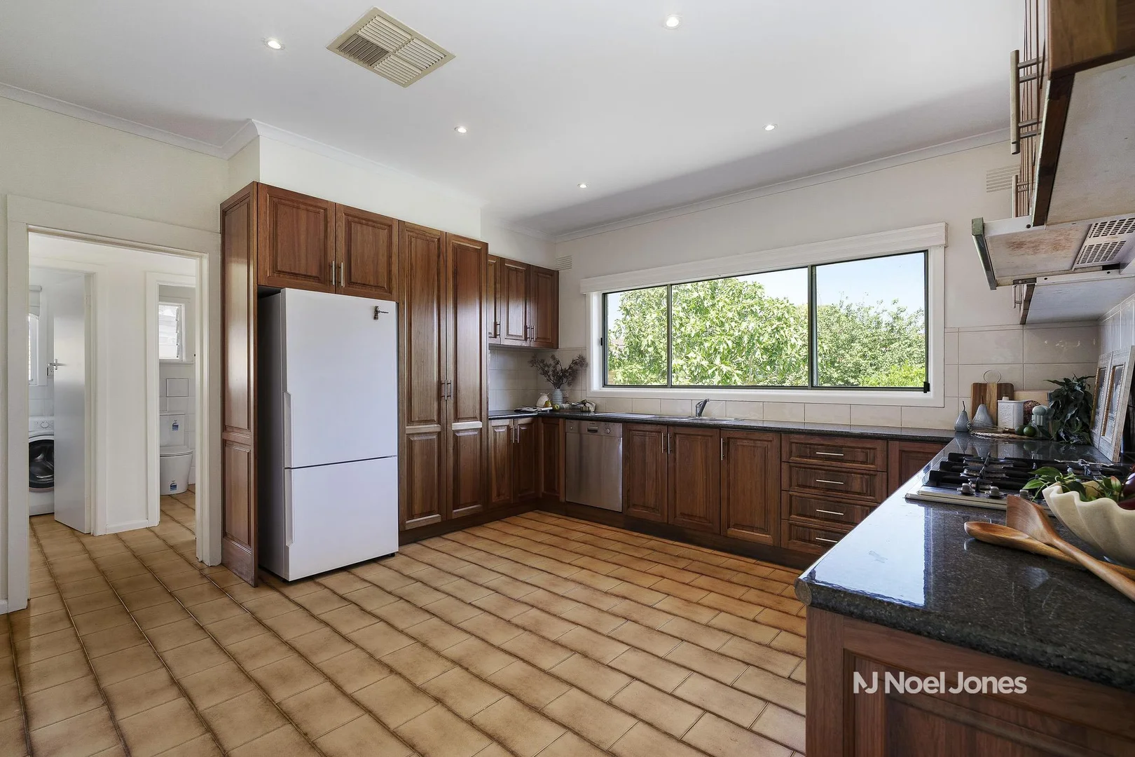 Additional image 8 of 674 Waverley Road, Glen Waverley VIC 3150