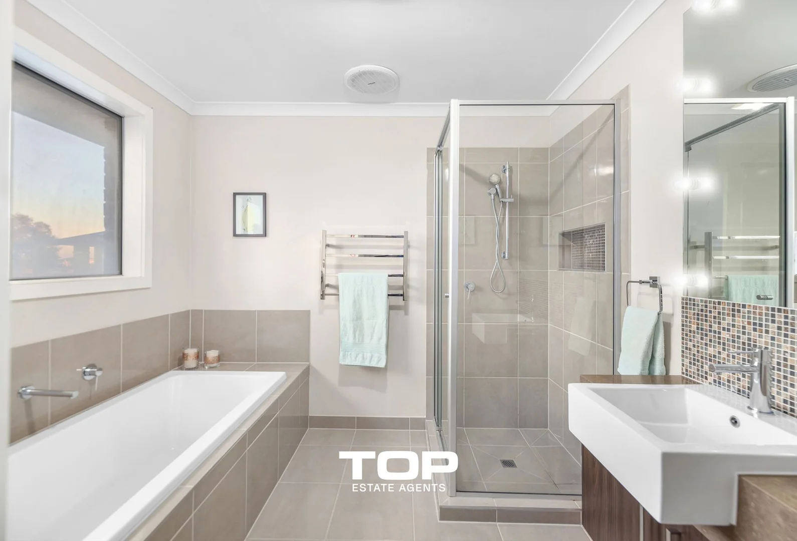 Additional image 20 of 10 Springleaf Avenue, Clyde North VIC 3978