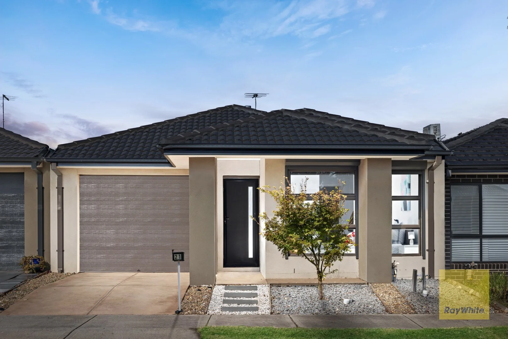 21 Saxby Street, Tarneit VIC 3029