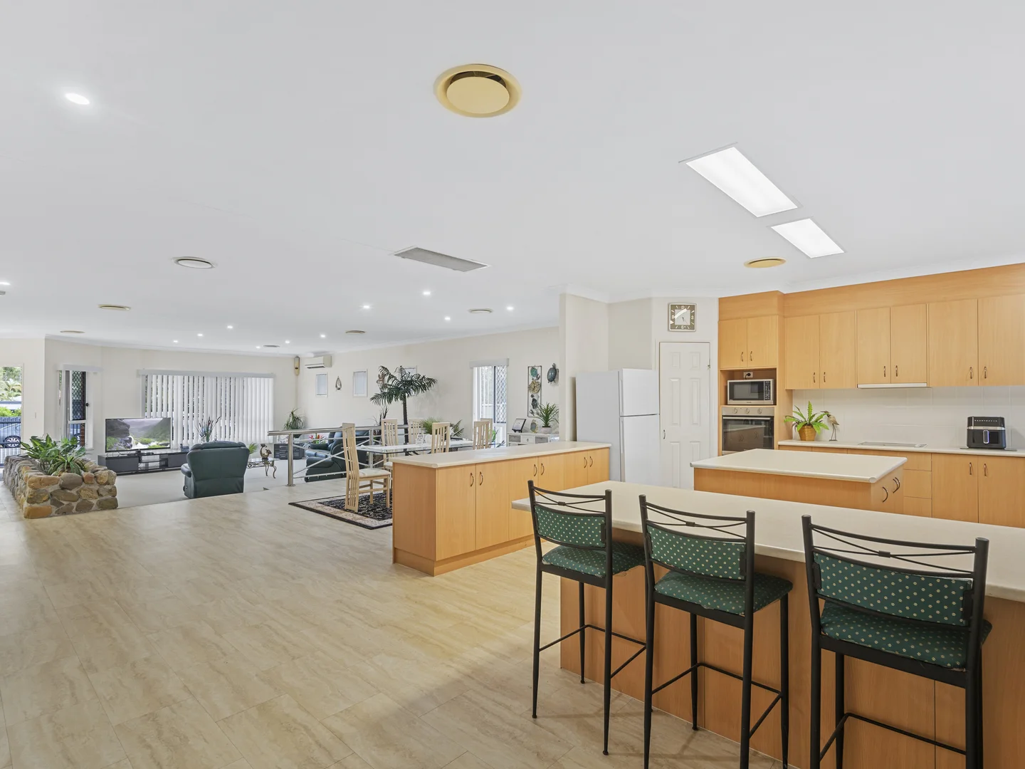 Additional image 8 of 155 Mooroondu Road, Thorneside QLD 4158