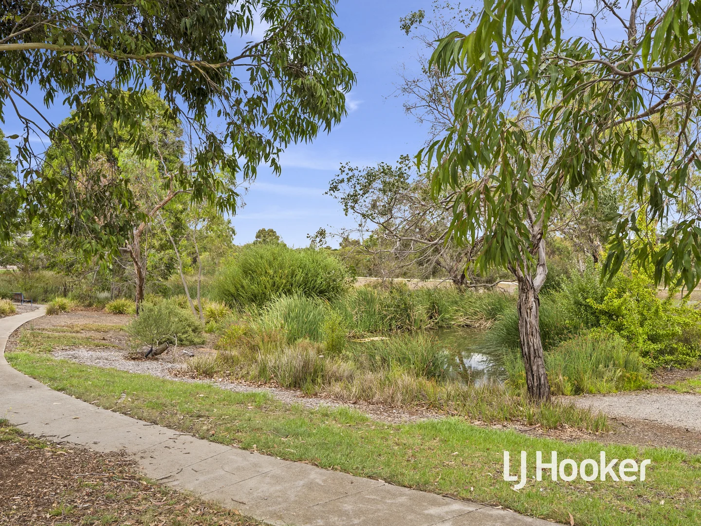 Additional image 14 of 5 Lysterfield Walk, Manor Lakes VIC 3024