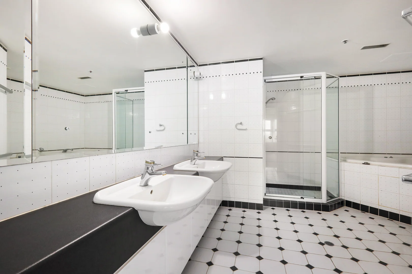 Additional image 9 of 111/12 Commodore Drive, Paradise Waters QLD 4217