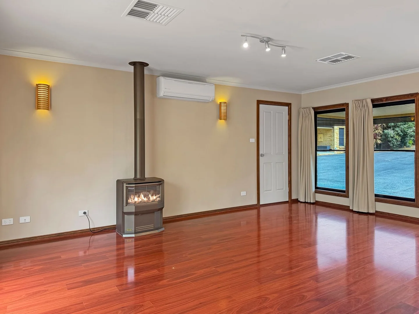 Additional image 3 of 2/194 Gladstone Street, Maryborough VIC 3465