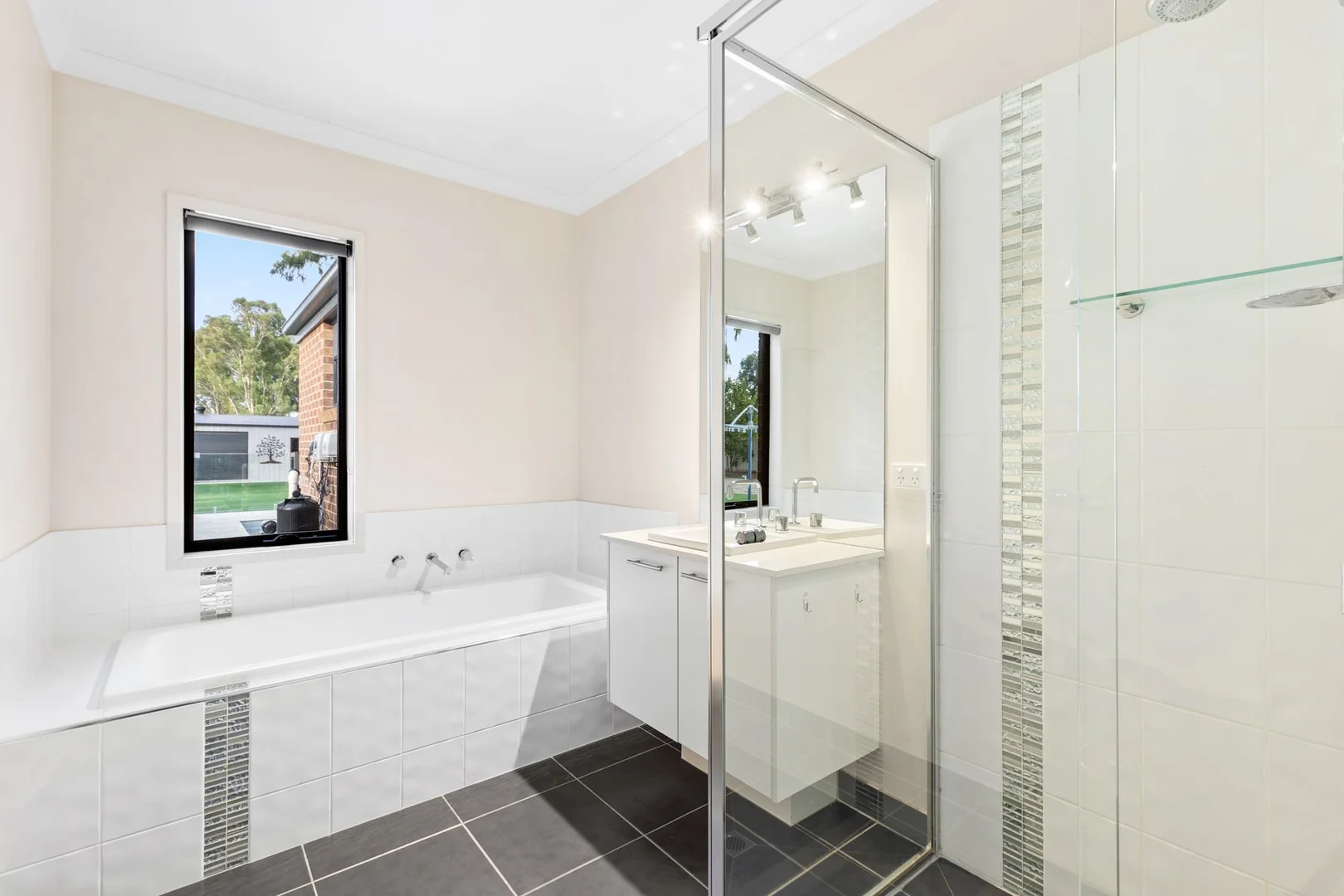 Additional image 15 of 20B Elandra Drive, Ascot VIC 3551