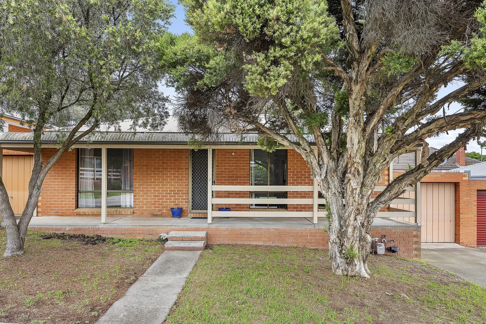 2/23 Osborne Street, Flora Hill VIC 3550