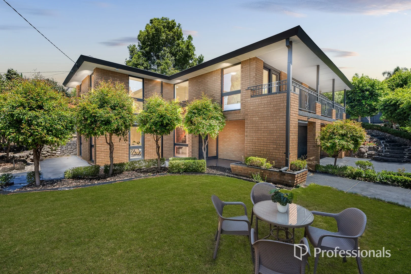 2A Gwingana Crescent, Glen Waverley VIC 3150