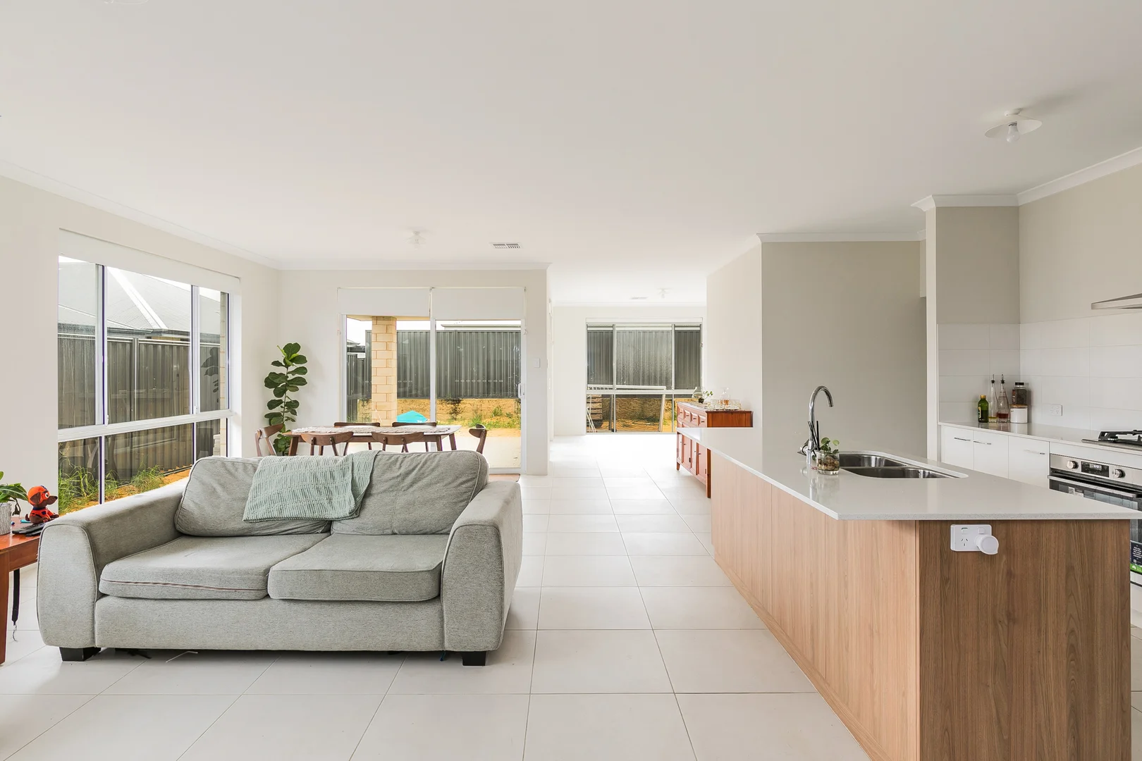 Additional image 4 of 8 Nirvana Road, Lakelands WA 6180