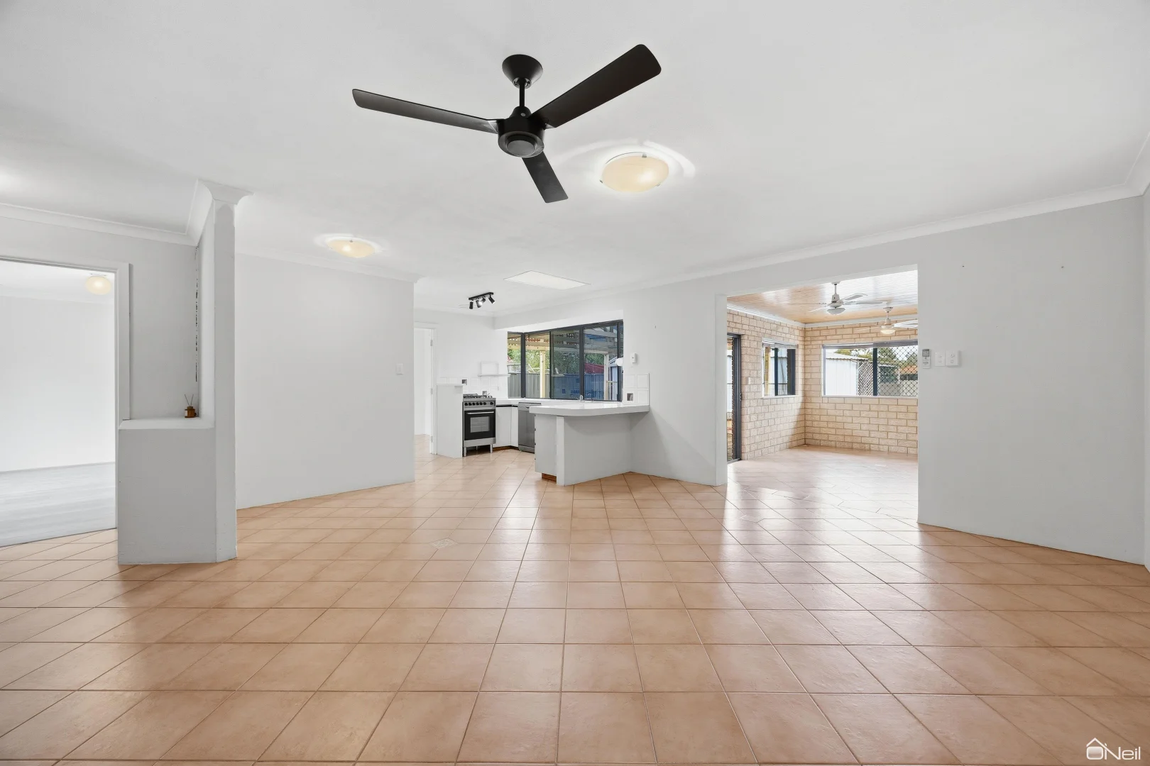 Additional image 4 of 4 Heron Court, Camillo WA 6111