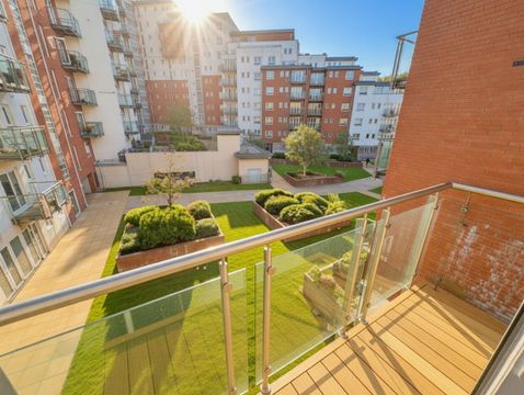 Oceana Boulevard, Orchard Place, City Center, Southampton SO14